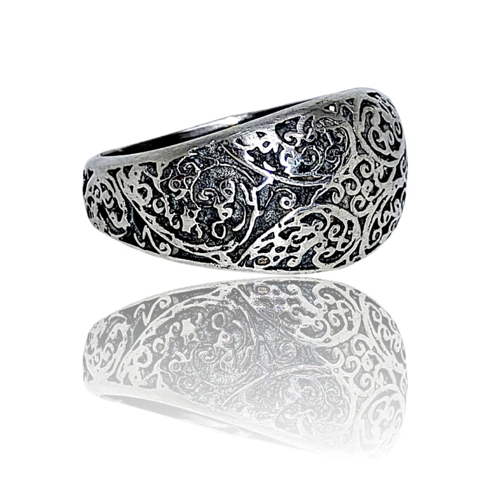 Sterling Silver Ring with Great Detail
